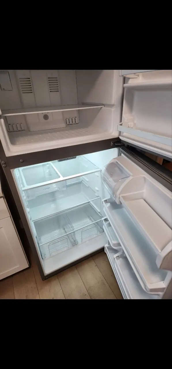 After: refrigerator interior deep cleaning